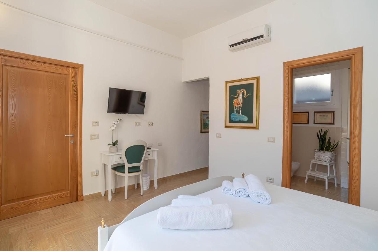La Casa Del Pittore Olbia Kültér fotó