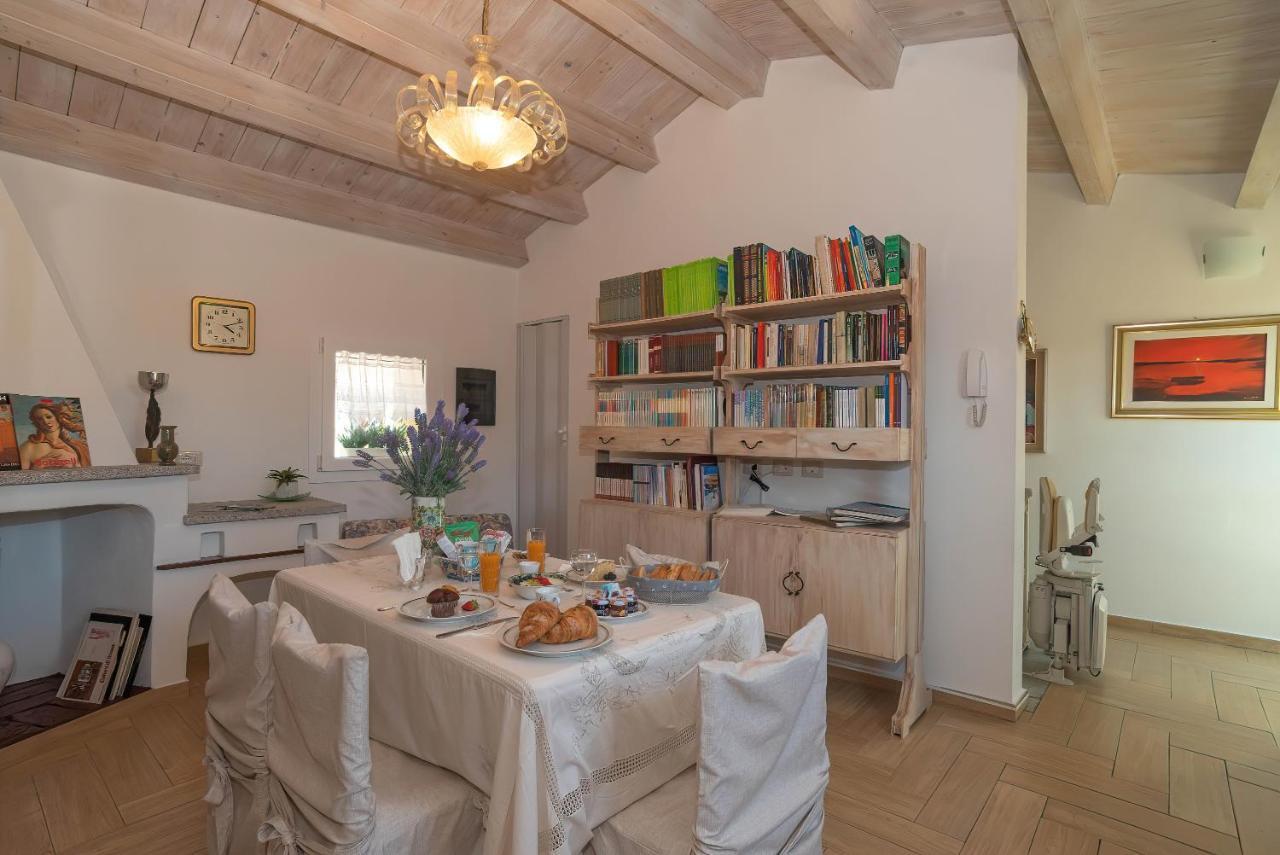 La Casa Del Pittore Olbia Kültér fotó